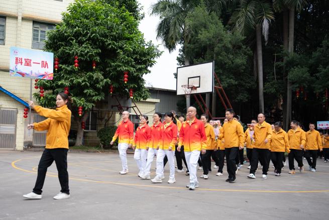 NIE_2803.jpg NIE_2803.jpg